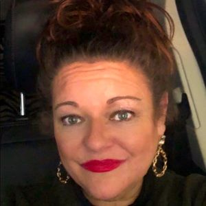 Meet your Posher, Posh